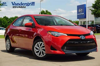 2018 Toyota Corolla LE 5YFBURHE0JP812875 2018 Toyota Corolla LE