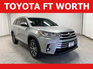 2019 Toyota Highlander XLE 5TDKZRFH6KS363712 2019 Toyota Highlander XLE