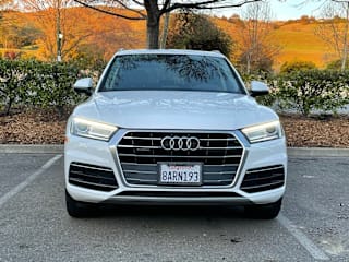 2018 Audi Q5 2.0T quattro Premium WA1ANAFY2J2020324 2018 Audi Q5 2.0T quattro Premium