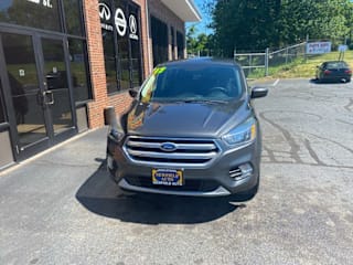 2017 Ford Escape SE 1FMCU9GDXHUC05582 2017 Ford Escape SE