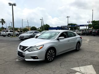 2017 Nissan Altima 2.5 1N4AL3AP7HC251364 2017 Nissan Altima 2.5