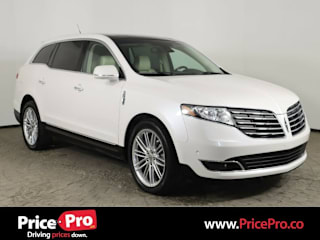 2018 Lincoln MKT Reserve 2LMHJ5AT0JBL01468 2018 Lincoln MKT Reserve