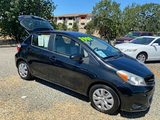 2013 Toyota Yaris 5-Door LE JTDKTUD32DD568597 2013 Toyota Yaris 5-Door LE