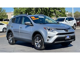2017 Toyota RAV4 XLE 2T3RFREV1HW593759 2017 Toyota RAV4 XLE