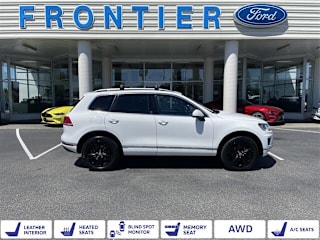 2017 Volkswagen Touareg V6 Wolfsburg WVGRF7BP8HD006900 2017 Volkswagen Touareg V6 Wolfsburg