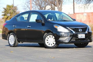 2019 Nissan Versa 3N1CN7AP7KL877158 2019 Nissan Versa
