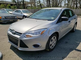 2012 Ford Focus S 1FAHP3E20CL433823 2012 Ford Focus S