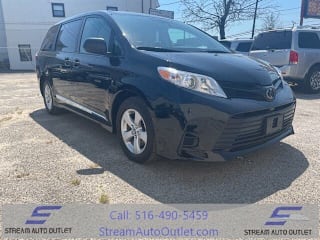 2018 Toyota Sienna L 7-Passenger 5TDZZ3DC8JS942413 2018 Toyota Sienna L 7-Passenger
