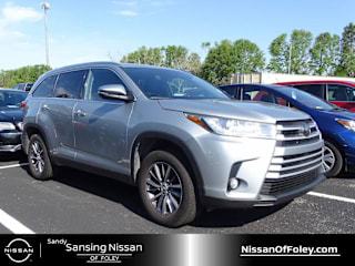 2019 Toyota Highlander XLE 5TDKZRFH9KS560146 2019 Toyota Highlander XLE