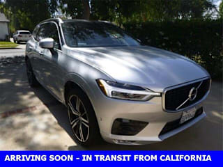 2018 Volvo XC60 T5 R-Design LYV102RM0JB110010 2018 Volvo XC60 T5 R-Design