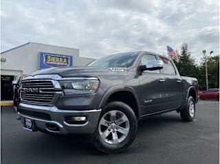 2019 Ram Pickup 1500 Laramie 1C6SRFJT1KN725341 2019 Ram Pickup 1500 Laramie