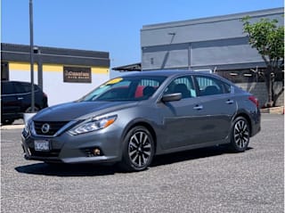 2018 Nissan Altima 2.5 SV 1N4AL3AP0JC216235 2018 Nissan Altima 2.5 SV