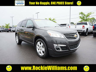 2017 Chevrolet Traverse LT 1GNKRGKD7HJ332747 2017 Chevrolet Traverse LT