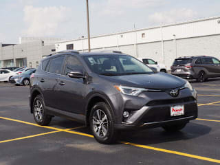 2018 Toyota RAV4 XLE JTMWFREV4JJ168768 2018 Toyota RAV4 XLE
