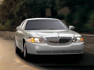 2010 Lincoln Town Car Signature Limited 2LNBL8CV2AX613953 2010 Lincoln Town Car Signature Limited