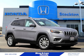 2019 Jeep Cherokee Latitude 1C4PJLCB6KD240885 2019 Jeep Cherokee Latitude
