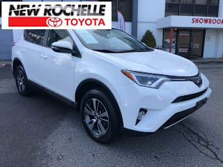 2017 Toyota RAV4 JTMRFREV7HJ706872 2017 Toyota RAV4