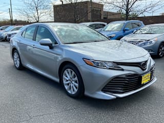 2019 Toyota Camry LE 4T1B11HK2KU194216 2019 Toyota Camry LE