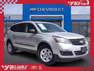 2017 Chevrolet Traverse LS 1GNKRFED3HJ258653 2017 Chevrolet Traverse LS