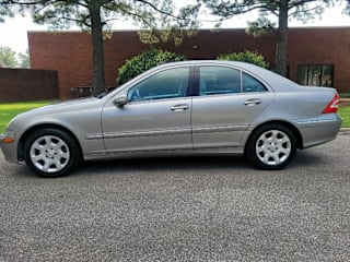 2005 Mercedes-Benz C-Class C 240 WDBRF61J55F586097 2005 Mercedes-Benz C-Class C 240