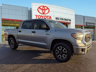 2018 Toyota Tundra SR5 5TFDY5F14JX677939 2018 Toyota Tundra SR5