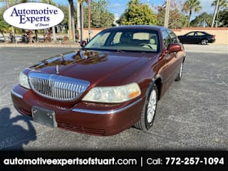 2004 Lincoln Town Car Signature 1LNHM81W34Y635239 2004 Lincoln Town Car Signature