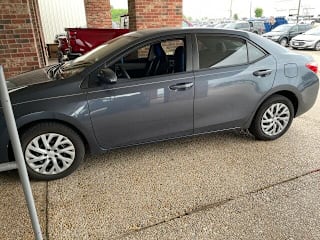 2017 Toyota Corolla LE 5YFBURHE3HP647950 2017 Toyota Corolla LE