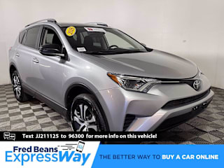 2018 Toyota RAV4 LE JTMBFREV5JJ211125 2018 Toyota RAV4 LE