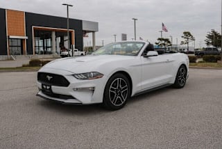 2018 Ford Mustang 1FATP8UH6J5156349 2018 Ford Mustang