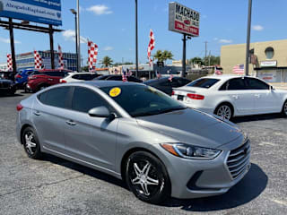 2017 Hyundai Elantra SE 5NPD74LF6HH212632 2017 Hyundai Elantra SE