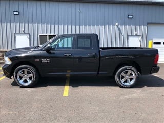 2018 Ram Pickup 1500 Express 1C6RR7FT5JS215880 2018 Ram Pickup 1500 Express