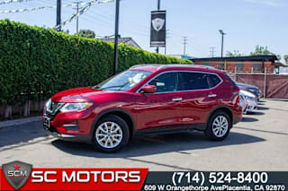2018 Nissan Rogue SV 5N1AT2MT4JC764702 2018 Nissan Rogue SV