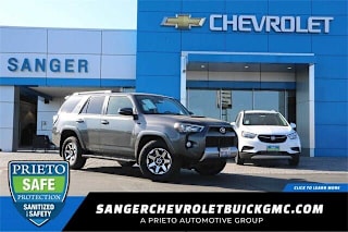 2018 Toyota 4Runner TRD Off-Road Premium JTEBU5JR7J5576210 2018 Toyota 4Runner TRD Off-Road Premium