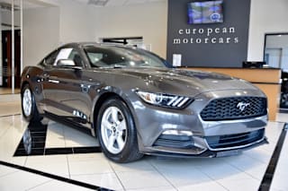 2017 Ford Mustang V6 1FA6P8AM2H5333021 2017 Ford Mustang V6
