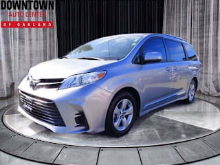 2018 Toyota Sienna LE 8-Passenger 5TDKZ3DCXJS915683 2018 Toyota Sienna LE 8-Passenger