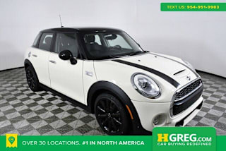 2018 MINI Hardtop 4 Door WMWXU3C56J2F50207 2018 MINI Hardtop 4 Door