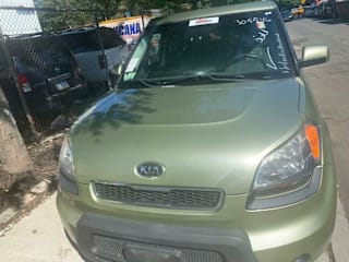 2011 Kia Soul KNDJT2A29B7226135 2011 Kia Soul