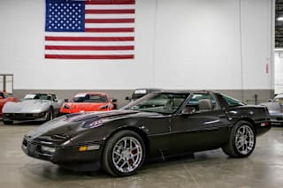 1990 Chevrolet Corvette Base 1G1YY2386L5104582 1990 Chevrolet Corvette Base