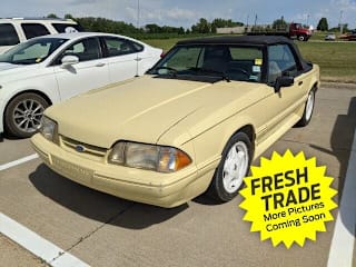 1988 Ford Mustang LX 1FABP44A2JF249452 1988 Ford Mustang LX