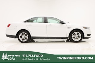 2017 Ford Taurus 1FAHP2D83HG145195 2017 Ford Taurus