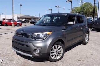 2019 Kia Soul + KNDJP3A50K7672890 2019 Kia Soul +