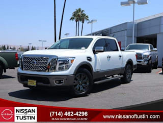 2017 Nissan Titan Platinum Reserve 1N6AA1E69HN523100 2017 Nissan Titan Platinum Reserve