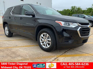 2018 Chevrolet Traverse LS 1GNERFKW8JJ126674 2018 Chevrolet Traverse LS