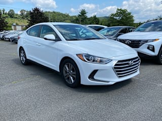 2017 Hyundai Elantra SE 5NPD84LF4HH037715 2017 Hyundai Elantra SE