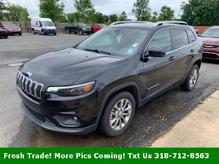 2019 Jeep Cherokee Latitude Plus 1C4PJLLB2KD243072 2019 Jeep Cherokee Latitude Plus
