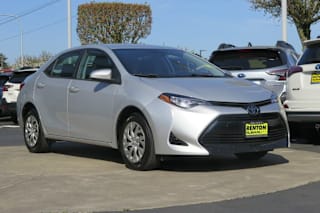 2017 Toyota Corolla LE 2T1BURHE2HC860128 2017 Toyota Corolla LE