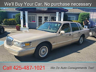 1997 Lincoln Town Car Signature 1LNLM82W2VY613582 1997 Lincoln Town Car Signature