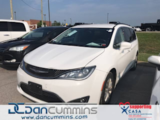 2017 Chrysler Pacifica Touring-L 2C4RC1BG4HR832117 2017 Chrysler Pacifica Touring-L