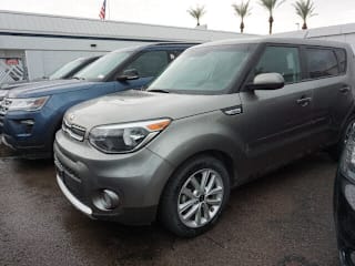 2018 Kia Soul + KNDJP3A52J7608266 2018 Kia Soul +