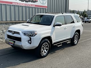2020 Toyota 4Runner SR5 JTEBU5JR1L5811266 2020 Toyota 4Runner SR5